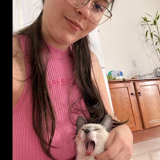 Profile image for pet sitter Luana Julia