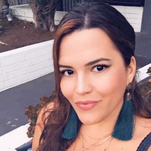 Profile image for pet sitter Roxanne