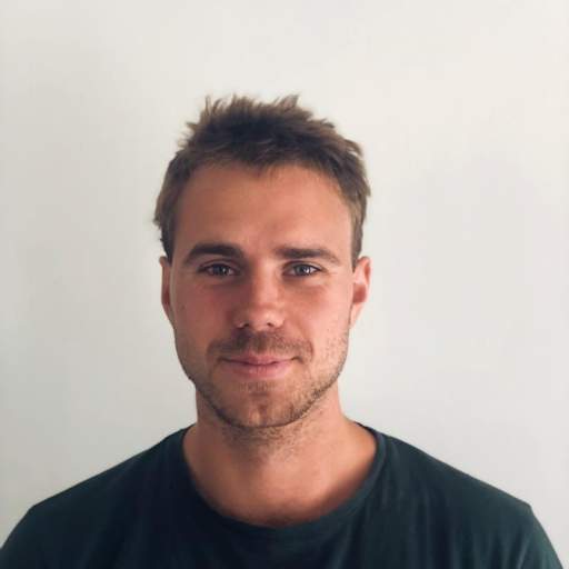 Profile image for pet sitter lowie