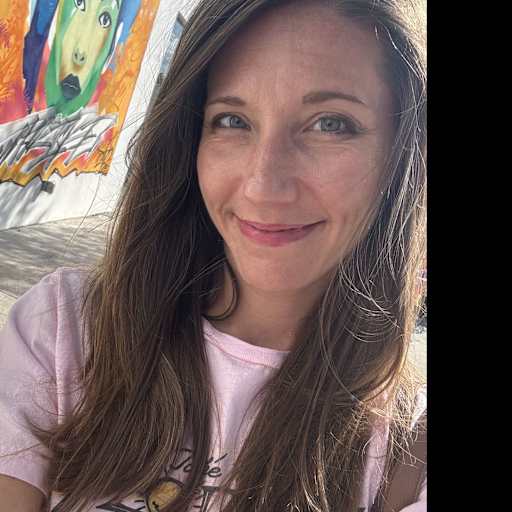 Profile image for pet sitter Lauren