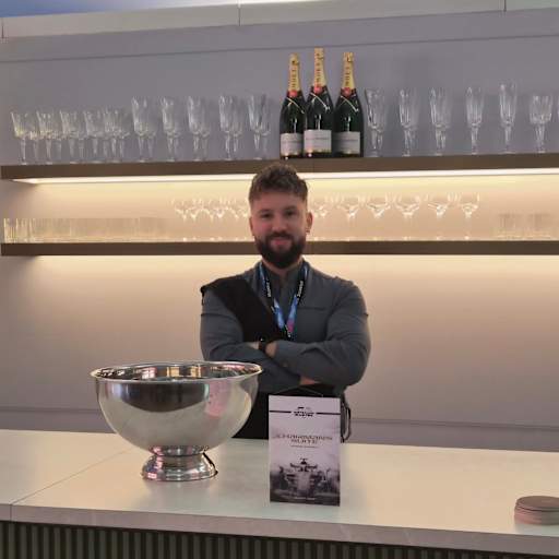 Profile image for pet sitter Adrien