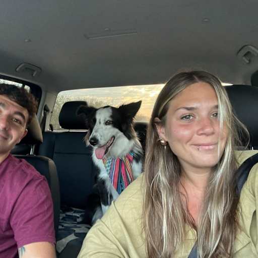 Profile image for pet sitters Milagros & Ramiro