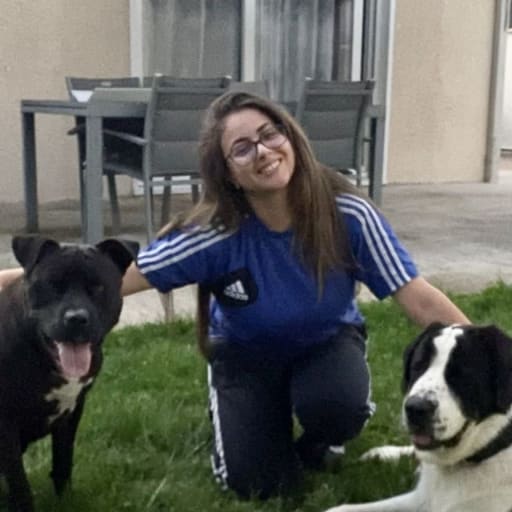 Profile image for pet sitter Chimene