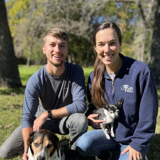 Profile image for pet sitters Lindsey & Jordan 