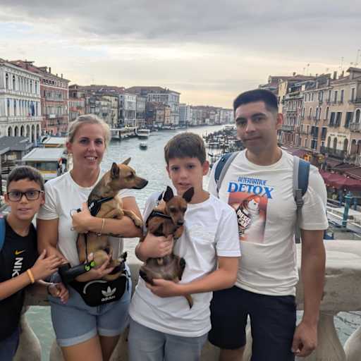 Profile image for pet sitters Julian & Jessica