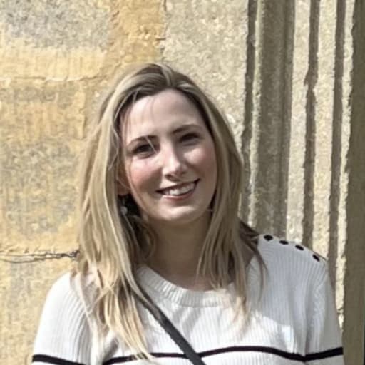 Profile image for pet sitter Kerry