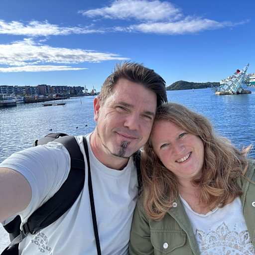 Profile image for pet sitters Kira & Matthias