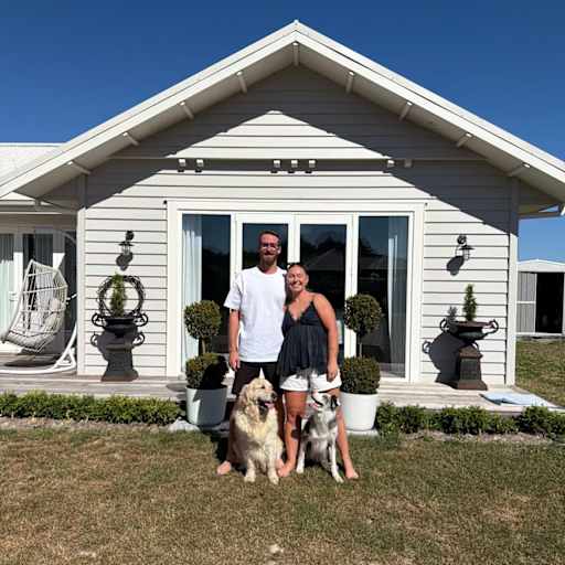 Profile image for pet sitters Sophie & Travis
