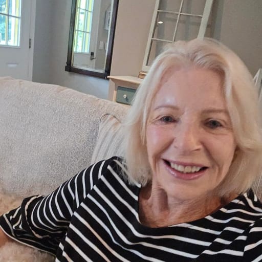 Profile image for pet sitter SIDNEY ROBERTA