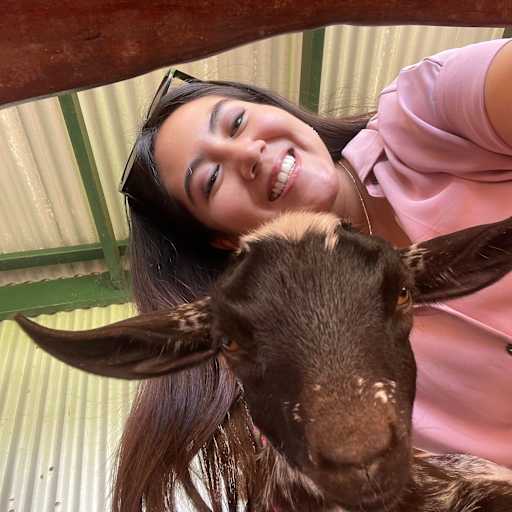 Profile image for pet sitter fernanda