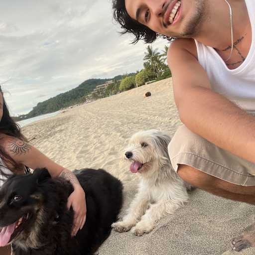 Profile image for pet sitters Natalia & Emilio