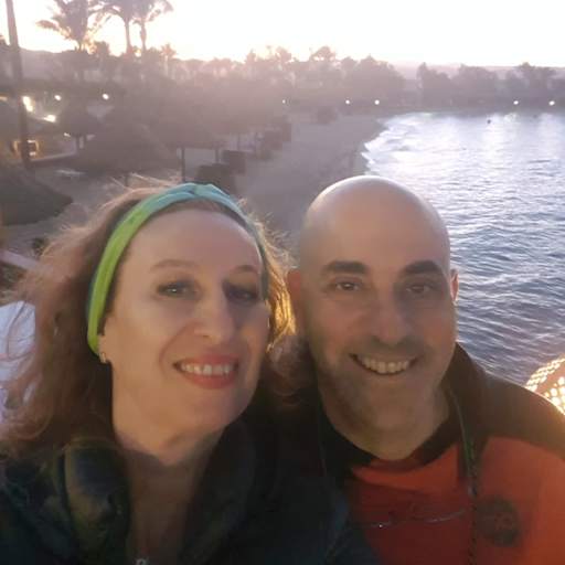Profile image for pet sitters Elena & Konstantinos 