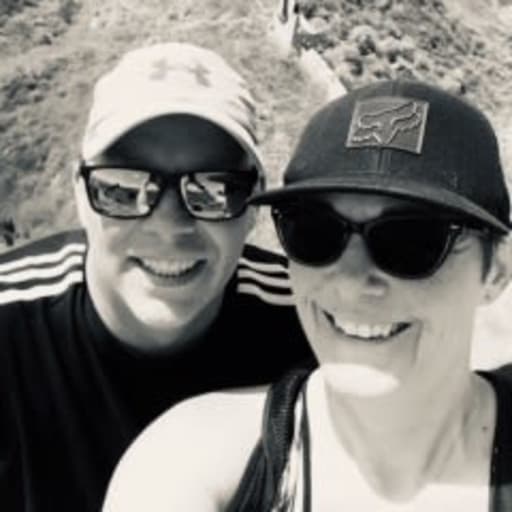 Profile image for pet sitters Justin & Cindy