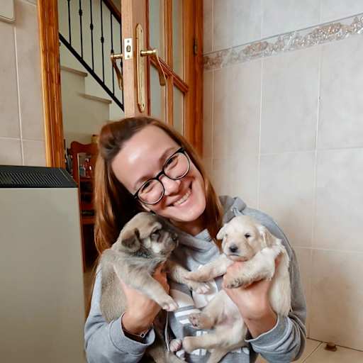 Profile image for pet sitter Raquel