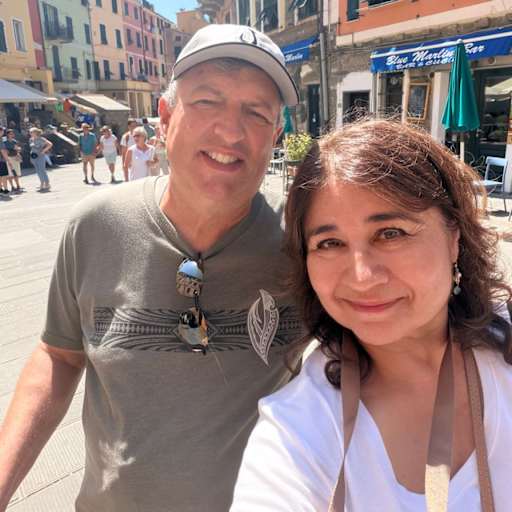 Profile image for pet sitters Michelle & Joe