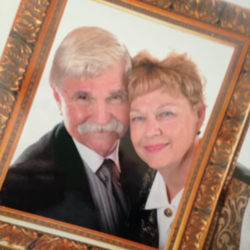 Profile image for pet sitters Nancy & Robbie