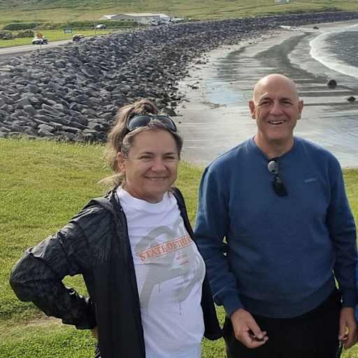 Profile image for pet sitters VICENTE & Mari Carmen