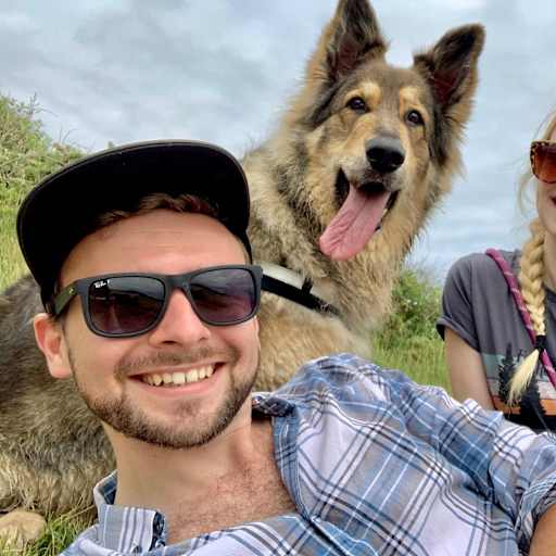 Profile image for pet sitters Roan & Em