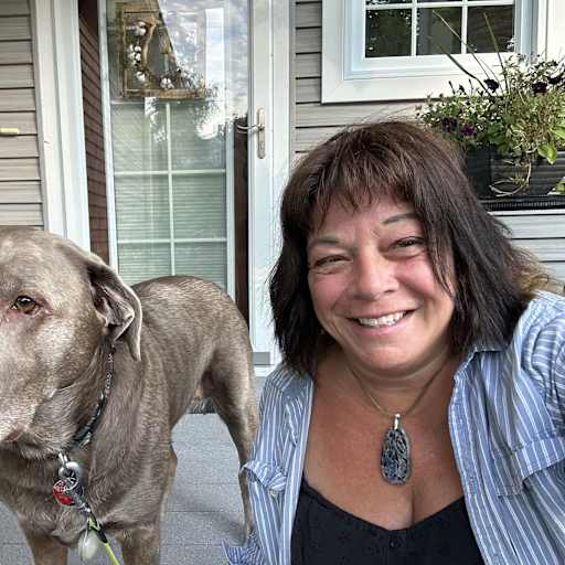 Profile image for pet sitter Lorretta
