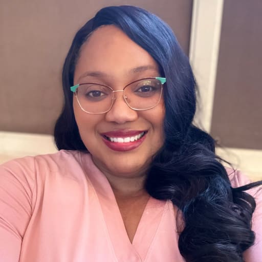 Profile image for pet sitter Laressa