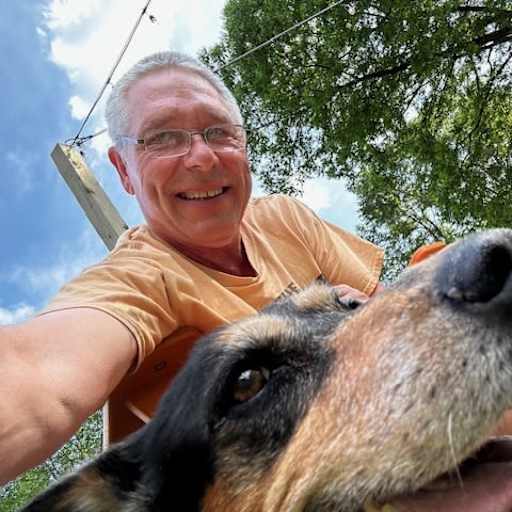 Profile image for pet sitters Don & Mary