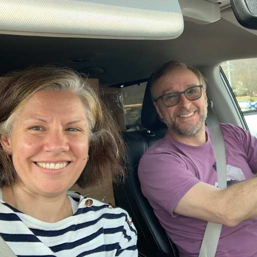 Profile image for pet sitters Lindsay & Kevin 