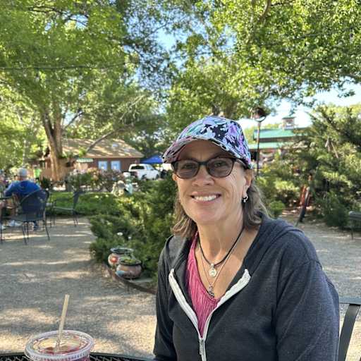 Profile image for pet sitter Candis