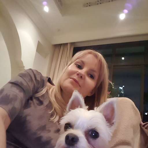 Profile image for pet sitter Caroline