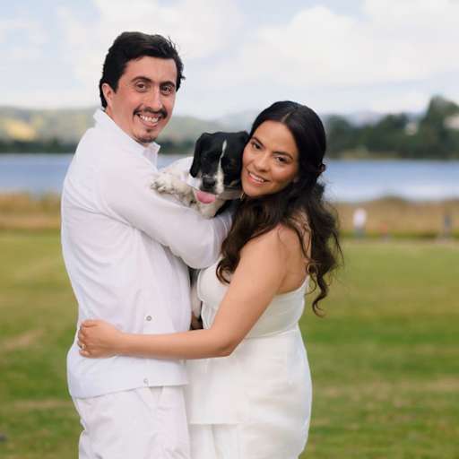 Profile image for pet sitters Carlos & Monica