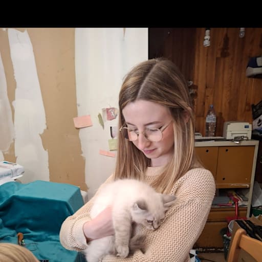 Profile image for pet sitters Mia & Nathan