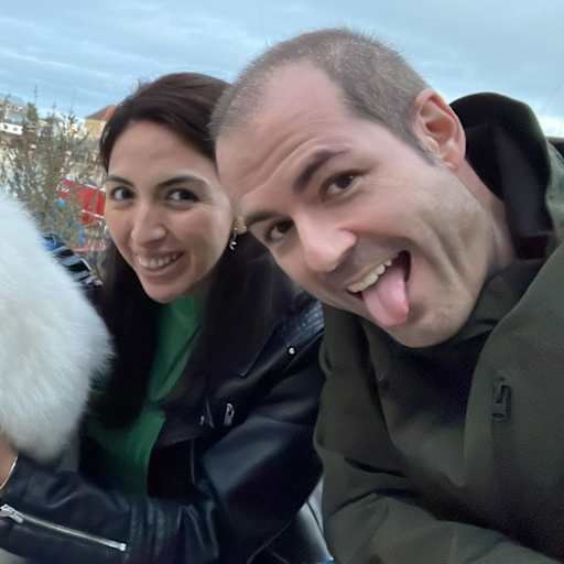 Profile image for pet sitters Héctor & Cynthia