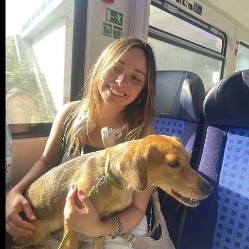 Profile image for pet sitter Daniella