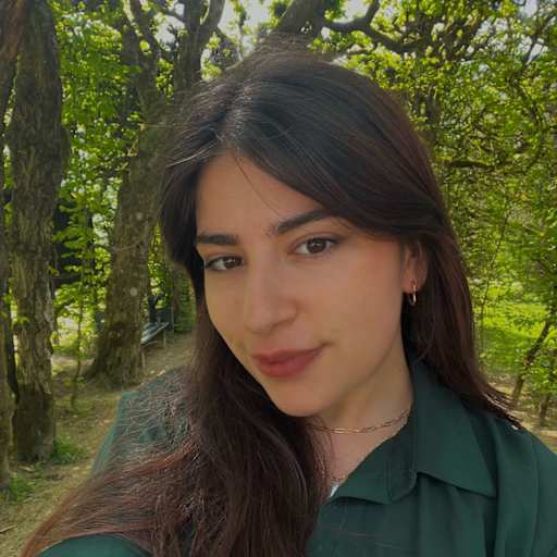Profile image for pet sitter Aida