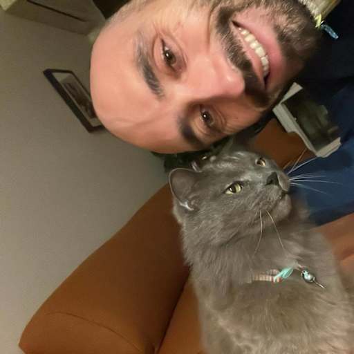 Profile image for pet sitter LOIC