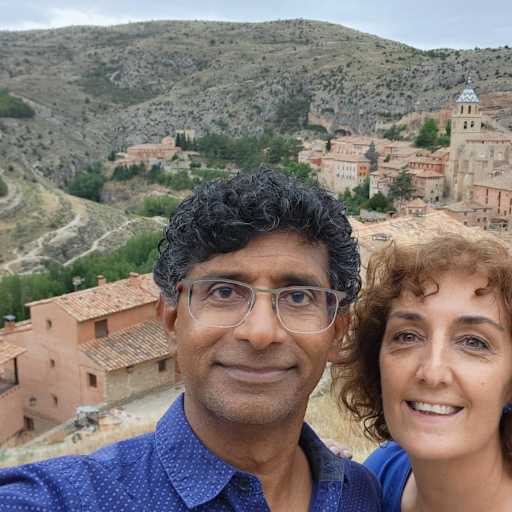 Profile image for pet sitters Esther & Sri