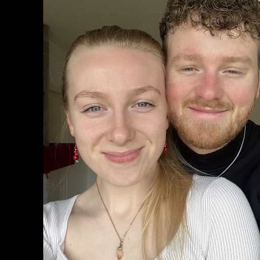 Profile image for pet sitters Elise & Ian