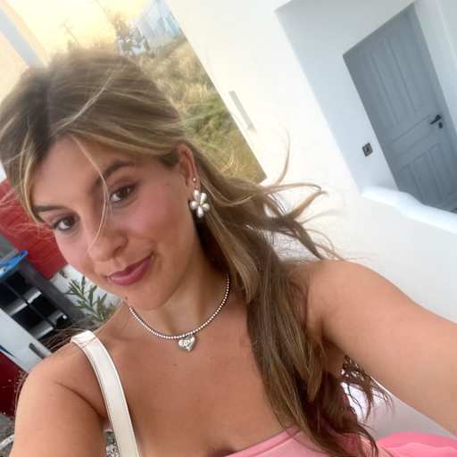 Profile image for pet sitters Vanessa & Loucie