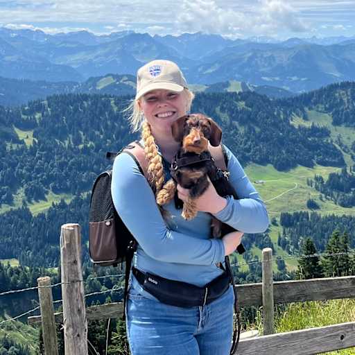 Profile image for pet sitter Leonie