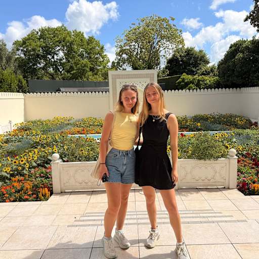 Profile image for pet sitters Madilyn & Melody