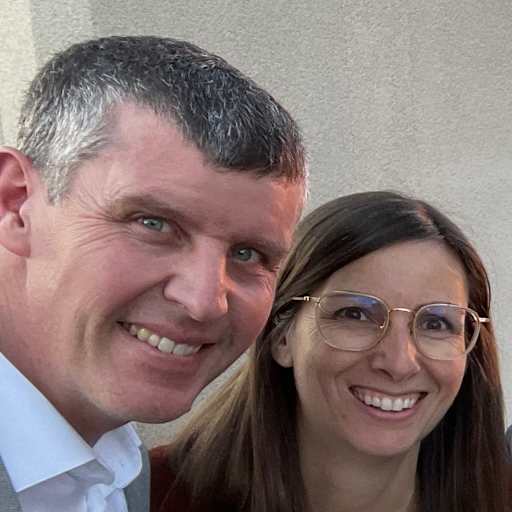Profile image for pet sitters Leslie & David