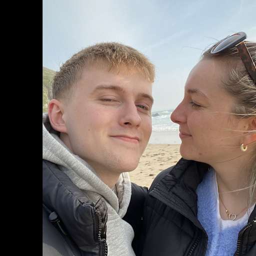 Profile image for pet sitters Chloé & Thibaud