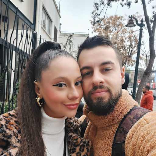 Profile image for pet sitters Greicy & Ivan