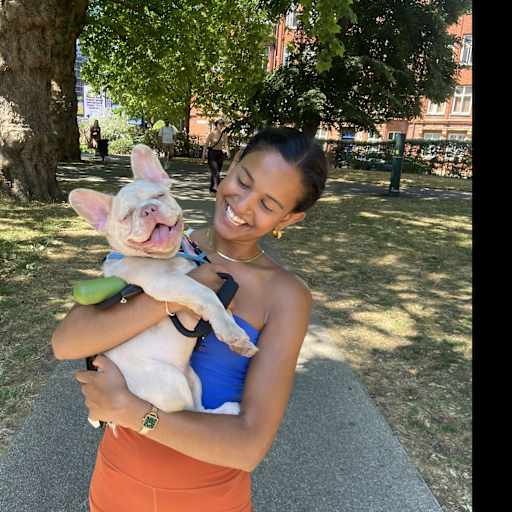 Profile image for pet sitter Asini