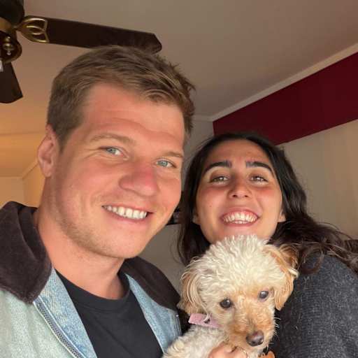 Profile image for pet sitters Miki & Rosario