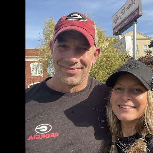 Profile image for pet sitters Kristi & Brandon