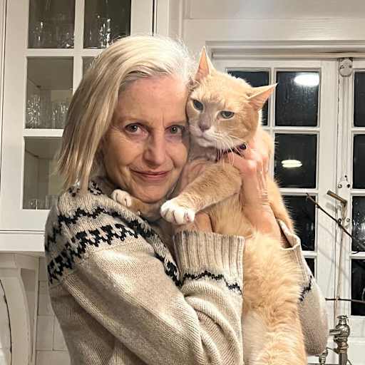 Profile image for pet sitter Leslie