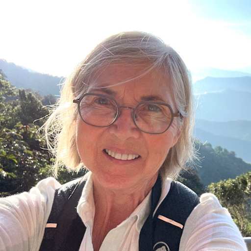 Profile image for pet sitter Louise