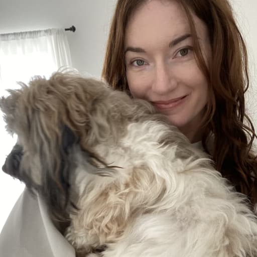 Profile image for pet sitter Leslie