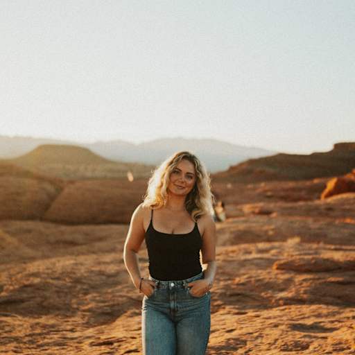 Profile image for pet sitter Lexie