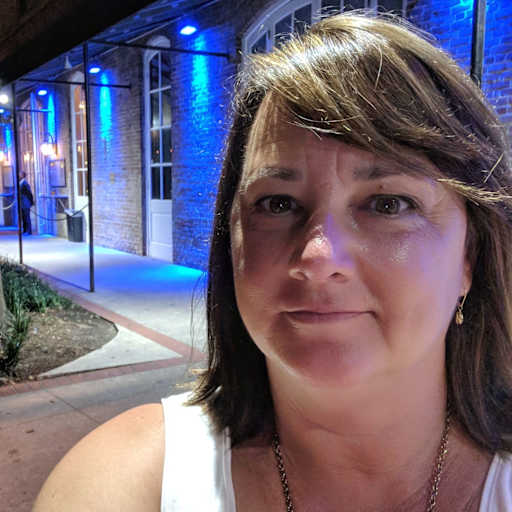 Profile image for pet sitter Laurie